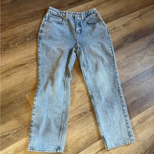 Good American Women’s Straight Leg Jeans | Size 8 | Light Wash Denim